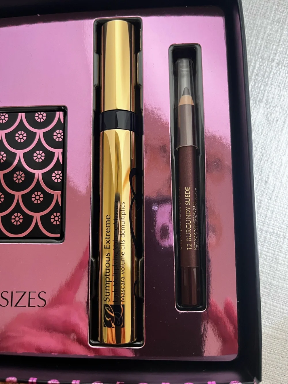 Estee Lauder Eyeshadow set with full size mascara and travel size eye pencil.NWB